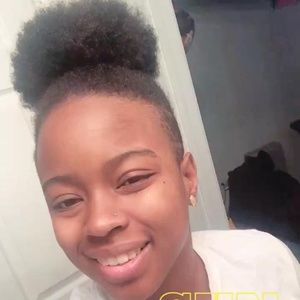 Meet your Posher, Kendra